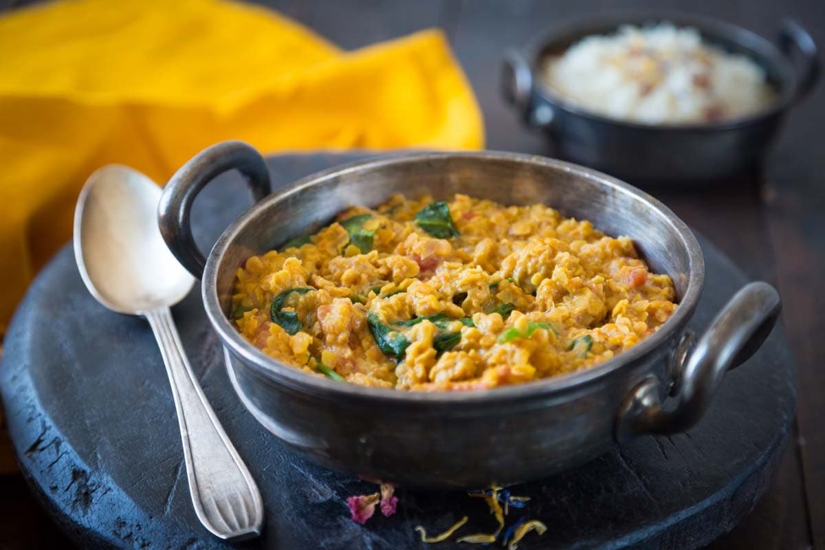 La recette de l’incontournable dahl de lentilles